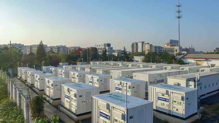 光伏儲能電站的電能存多久,10kw光伏電站配多大儲能