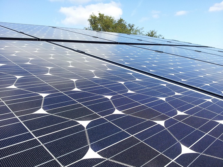 光伏膠膜和eva的區(qū)別,光伏膠膜eva和poe區(qū)別